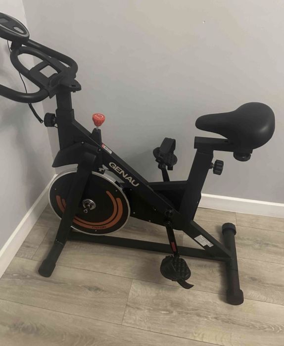 Продаю велотренажёр Genau!