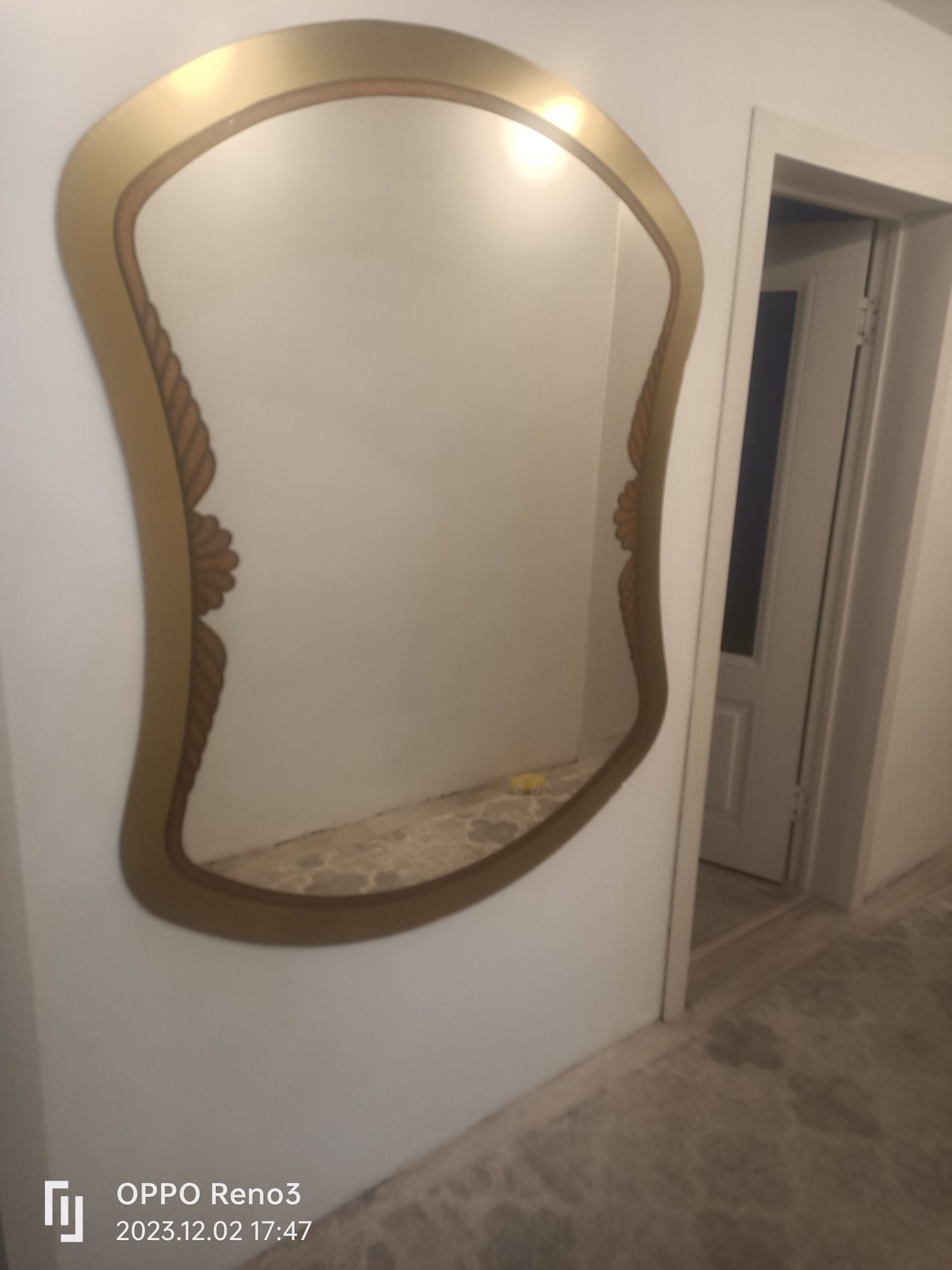 Продам Зеркало овальное размері высота 150, ширна 120