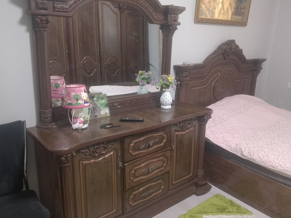 Продается спальный гарнитур