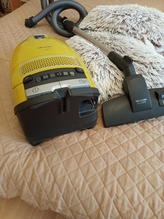 Прахосмукачка Miele Complete C3 Flex