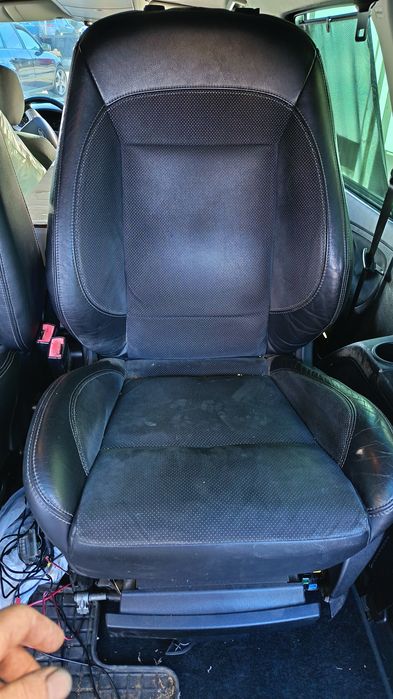Седалки за Форд кожа и Ел.