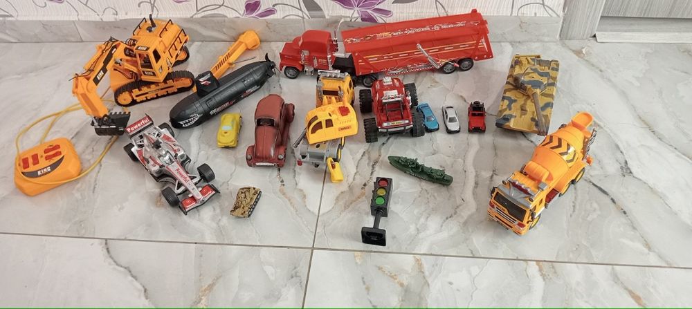 Masini diverse dimensiuni, pistol nurf, autofiletanta