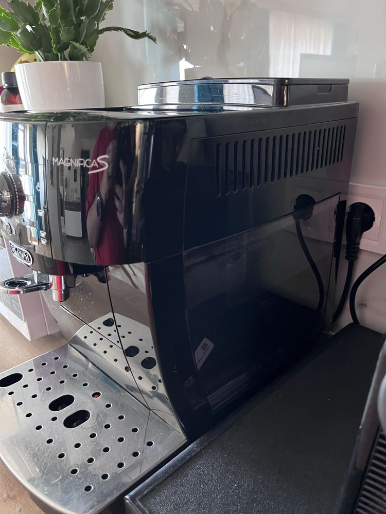 Vand Espressor automat De'Longhi Magnifica S