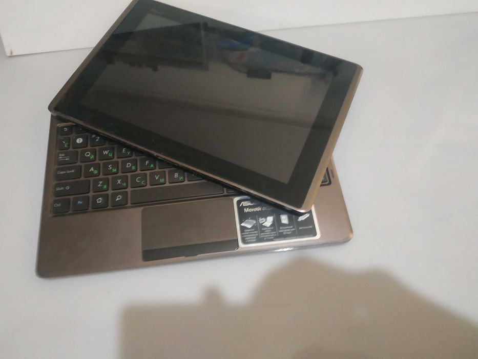Продам планшет asus transformer на запчасти