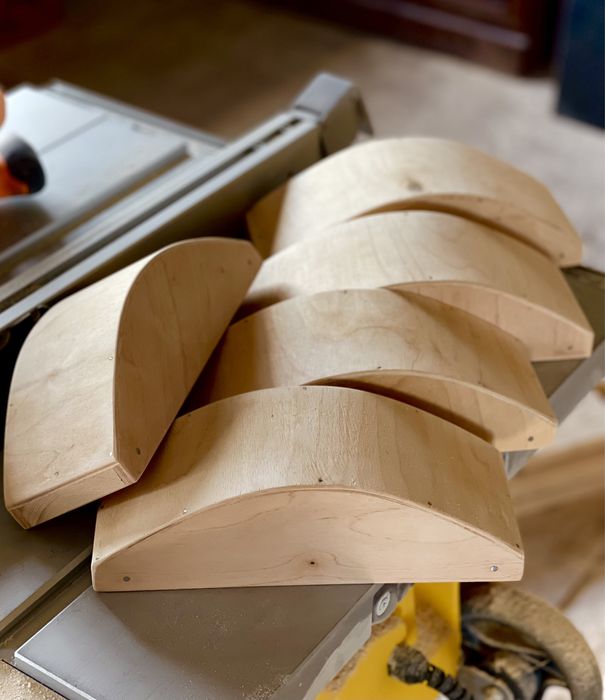 Подушка Мейрама / Бел аурына көмектеседі