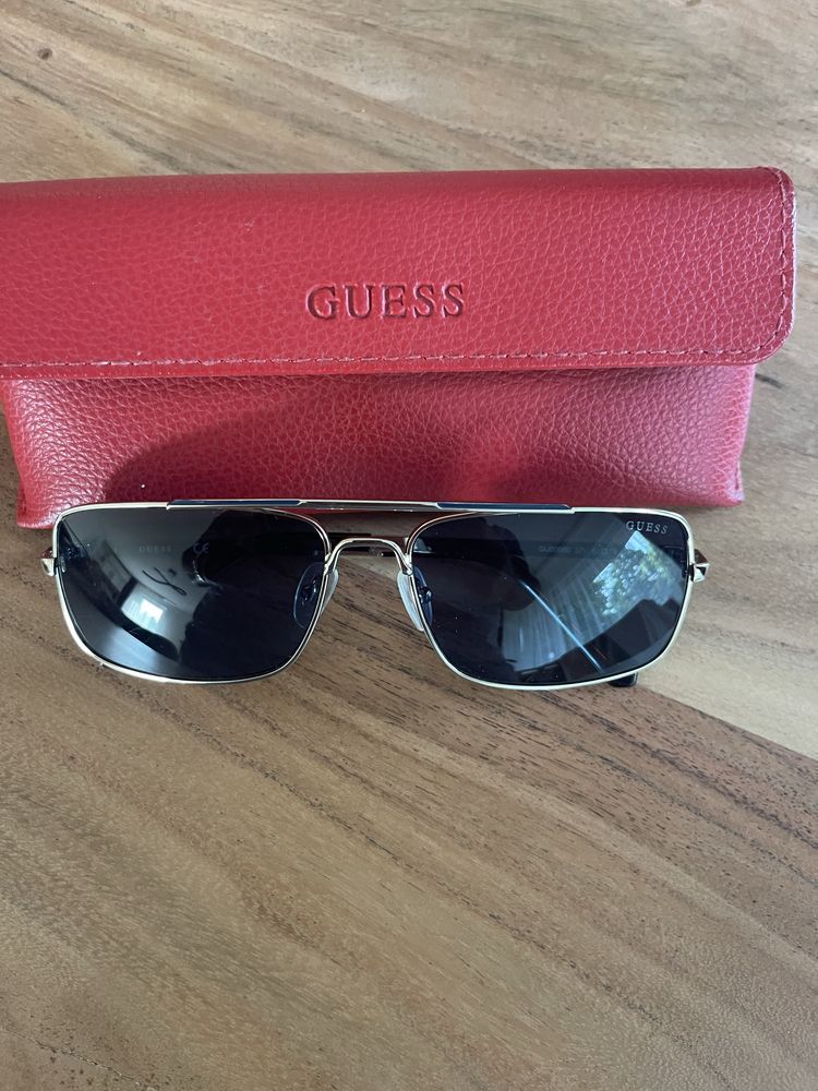 Слънчеви очила GUESS