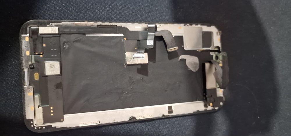 Ecran original iphone xs crapat cu pete negre