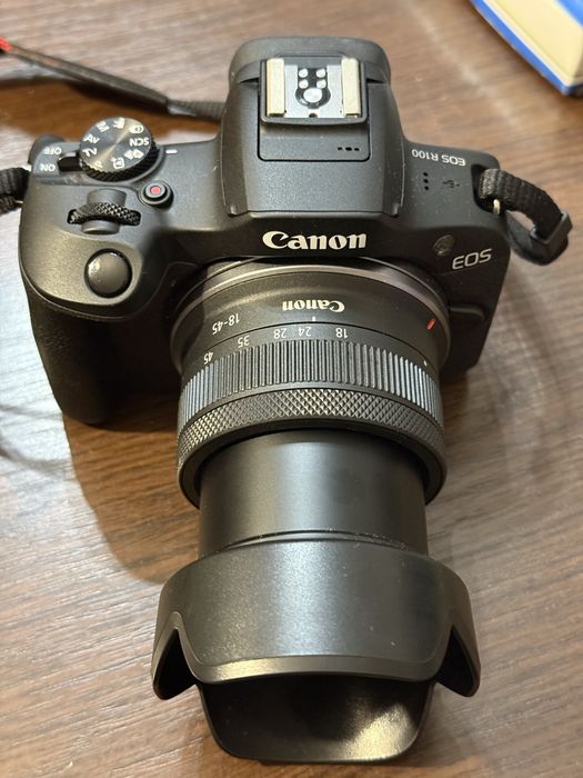Фотоапарат Canon EOS R100 и обектив RF-S 18-45мм 64GB SD card и чанта