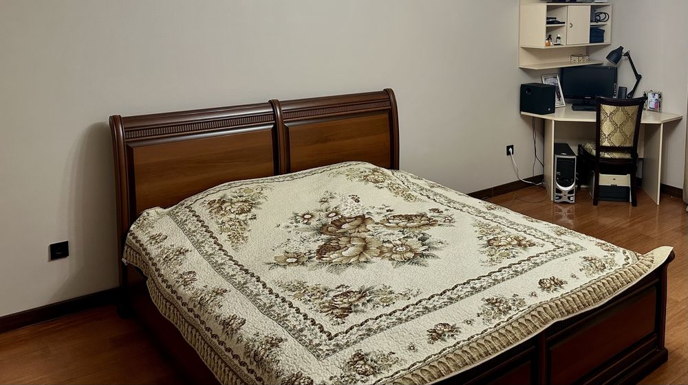 Кровать для спальни с матрасом