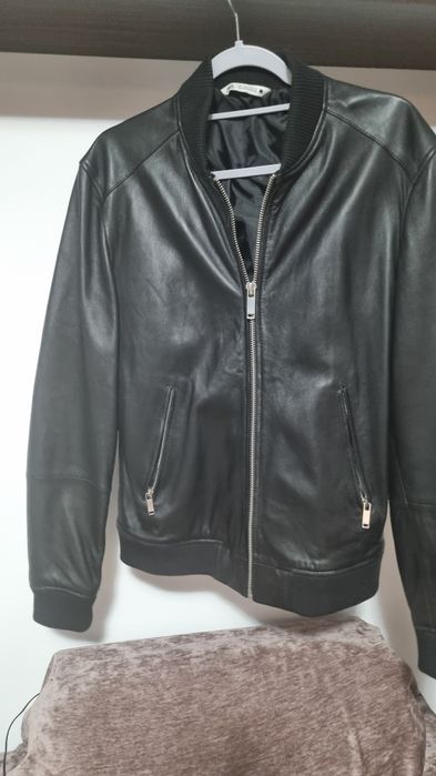 Geaca piele Zara, noua fără etichetă