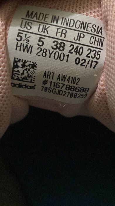 Adidasi  dama / fete