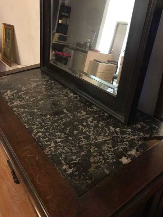 Oglinda din cristal cu rama din lemn si scrin cu ornamente