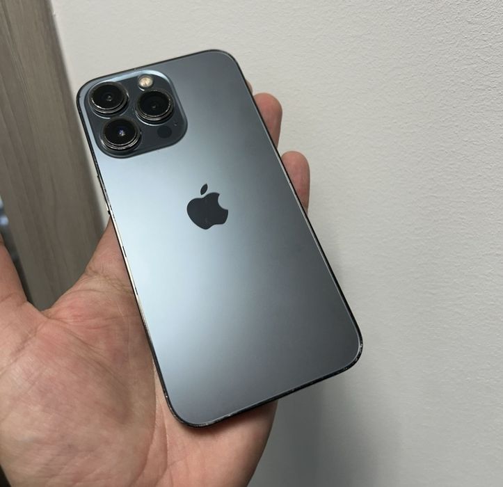 Vand IPhone 13 Pro.
