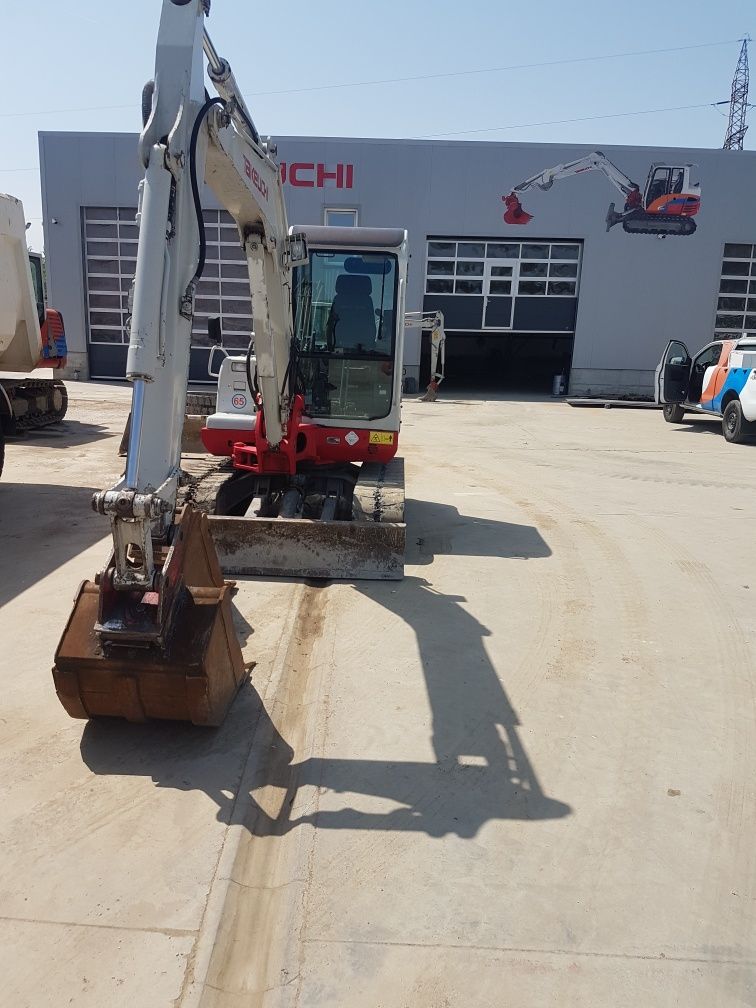 Inchiriez excavatoare pe senile 22.T,roti, TAKEUCHI 5 T SI TAKEUCHI 1