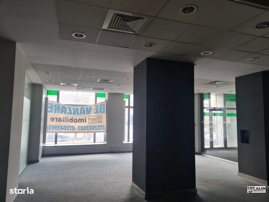 Spatiu comercial , parter stradal cu vitrina, Centrul Civic!