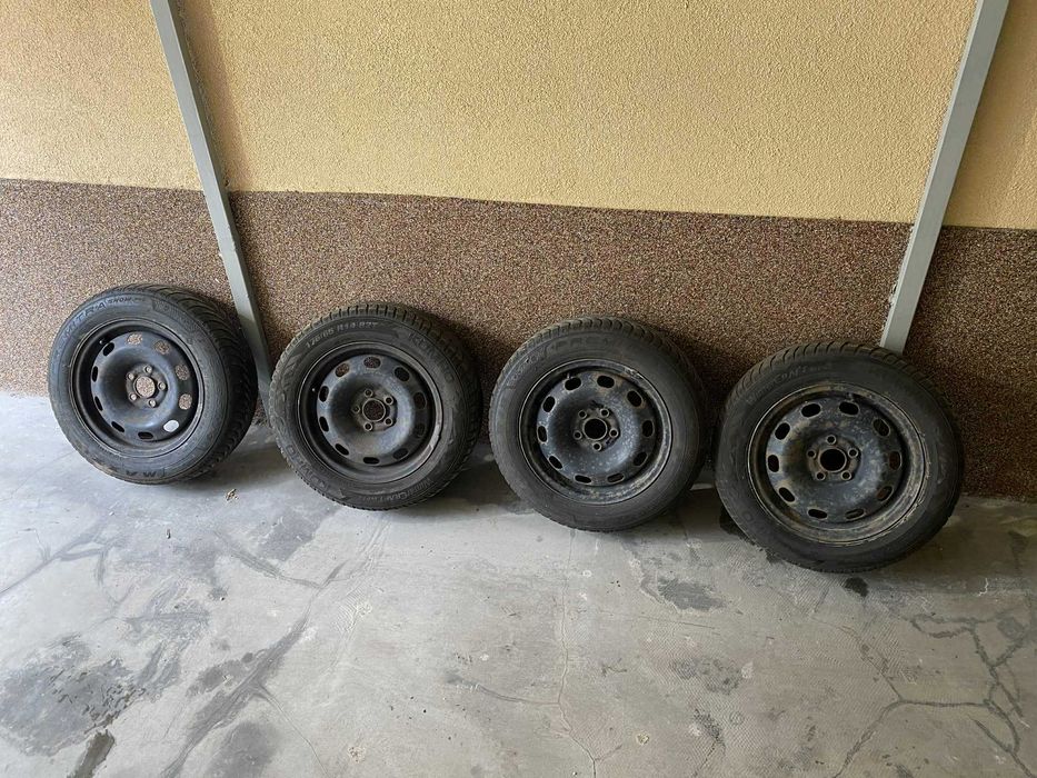 4 бр зимни гуми Kumho 176 65 14 с джанти