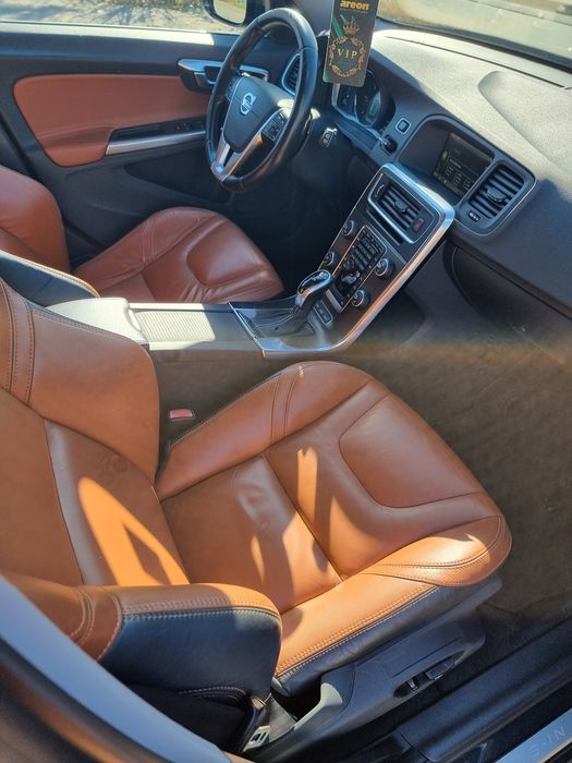 Volvo V60 Plug-In Hybrid ~Automat~4x4~Proprietar ~2.4 Diesel D6