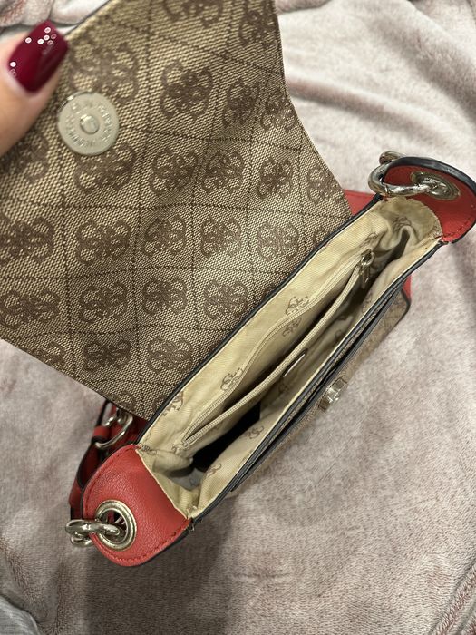 Дамска чанта Guess