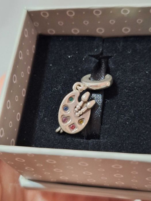 Гривна и висулка на Pandora