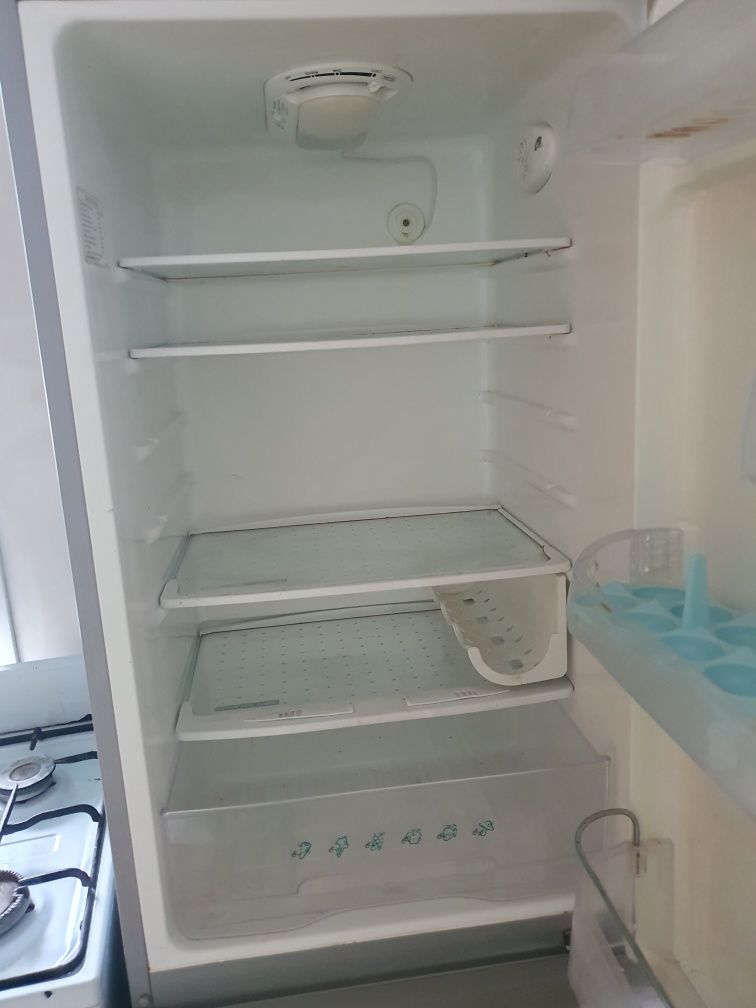 Продам холодильник Samsung в хорошем состоянии