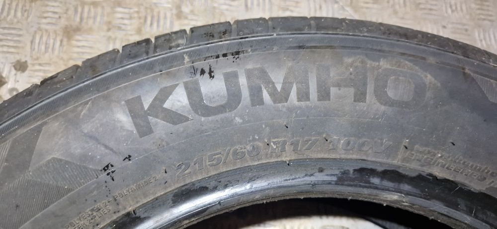 Cauciuc Kumho HS52 215/60 R17  vara aproape noua