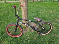Bicicleta BMX custom, 9 kg, cadru Stranger, piese de top