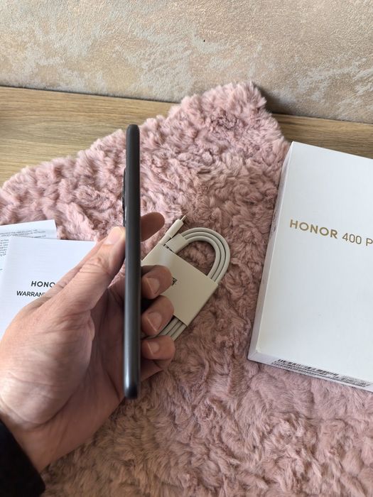 В гаранция от Технополис Honor 400 pro!