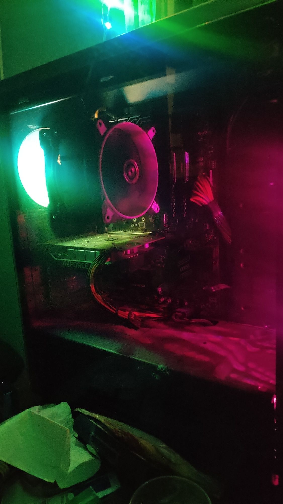 Продава се геймърски компютър – Ryzen 5, GTX 1650, 16GB RAM