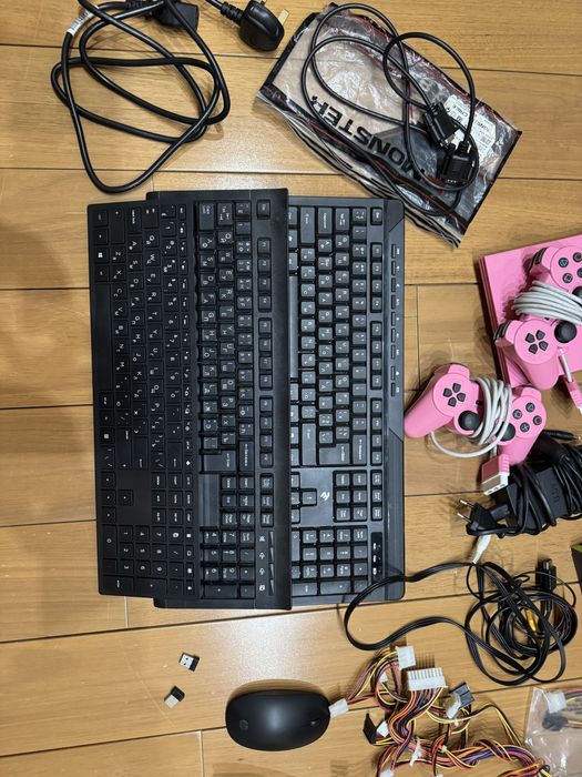 Продаю хлам что нашел у себя, пс2, блок питания 500в, пс3