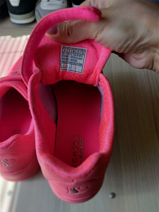 Маратонки Skechers неоново розово