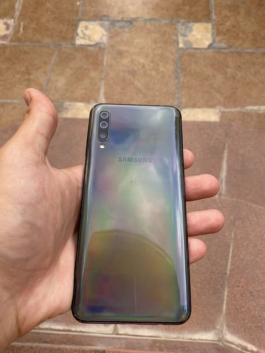 Samsung a50 sotiladi