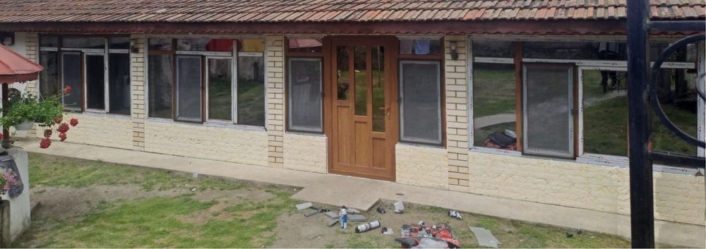 Tamplerie PVC cu geam termopan cu posibilitate si in rate