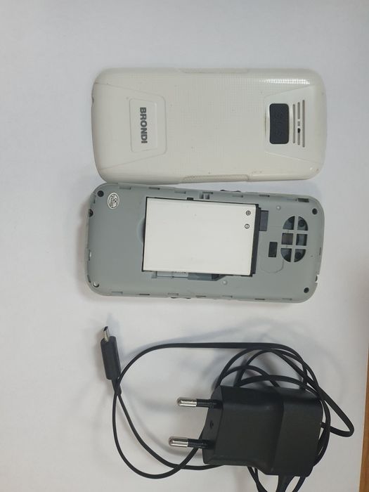Telefon italian Brondi taste butoane mari lcd color seniori necodat