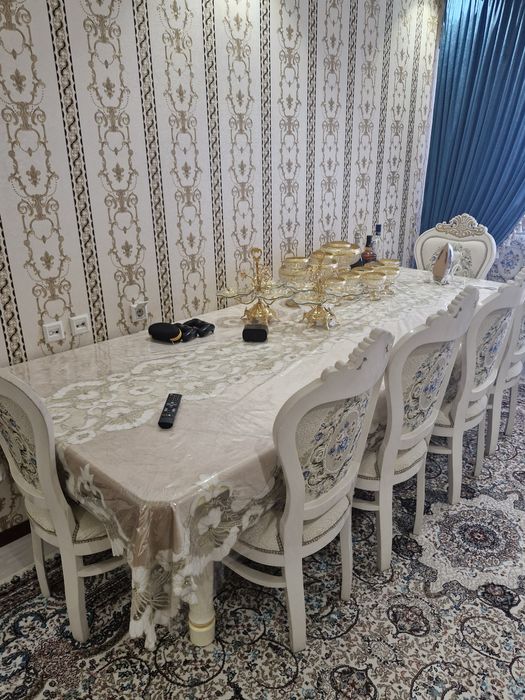 Мебель для гостиной на 12 человек