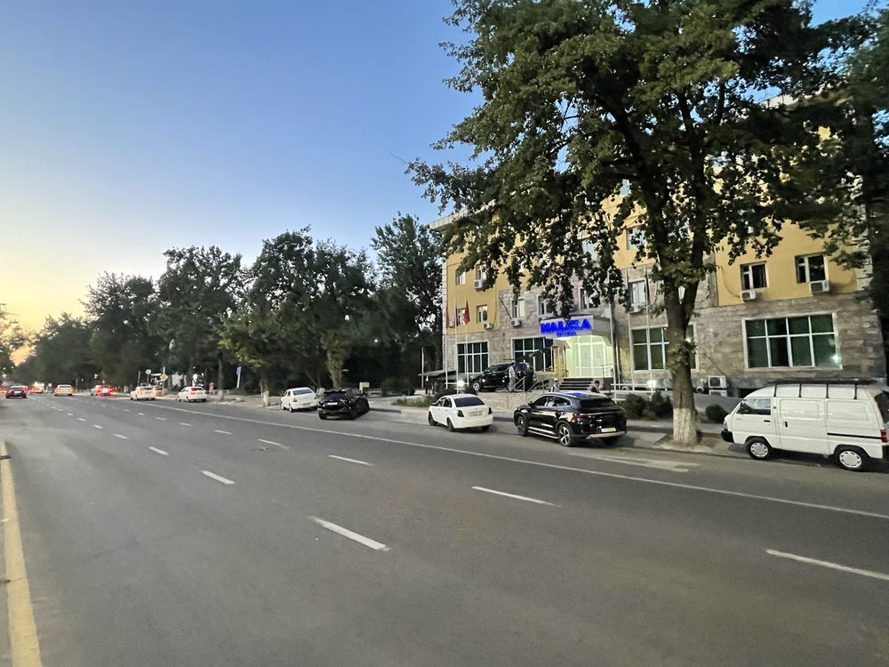 Нежилое помещение 1-я линия / Noturar uchun joy 250 m2.   1-chi qator