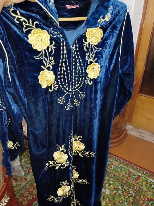 Бархатное платье