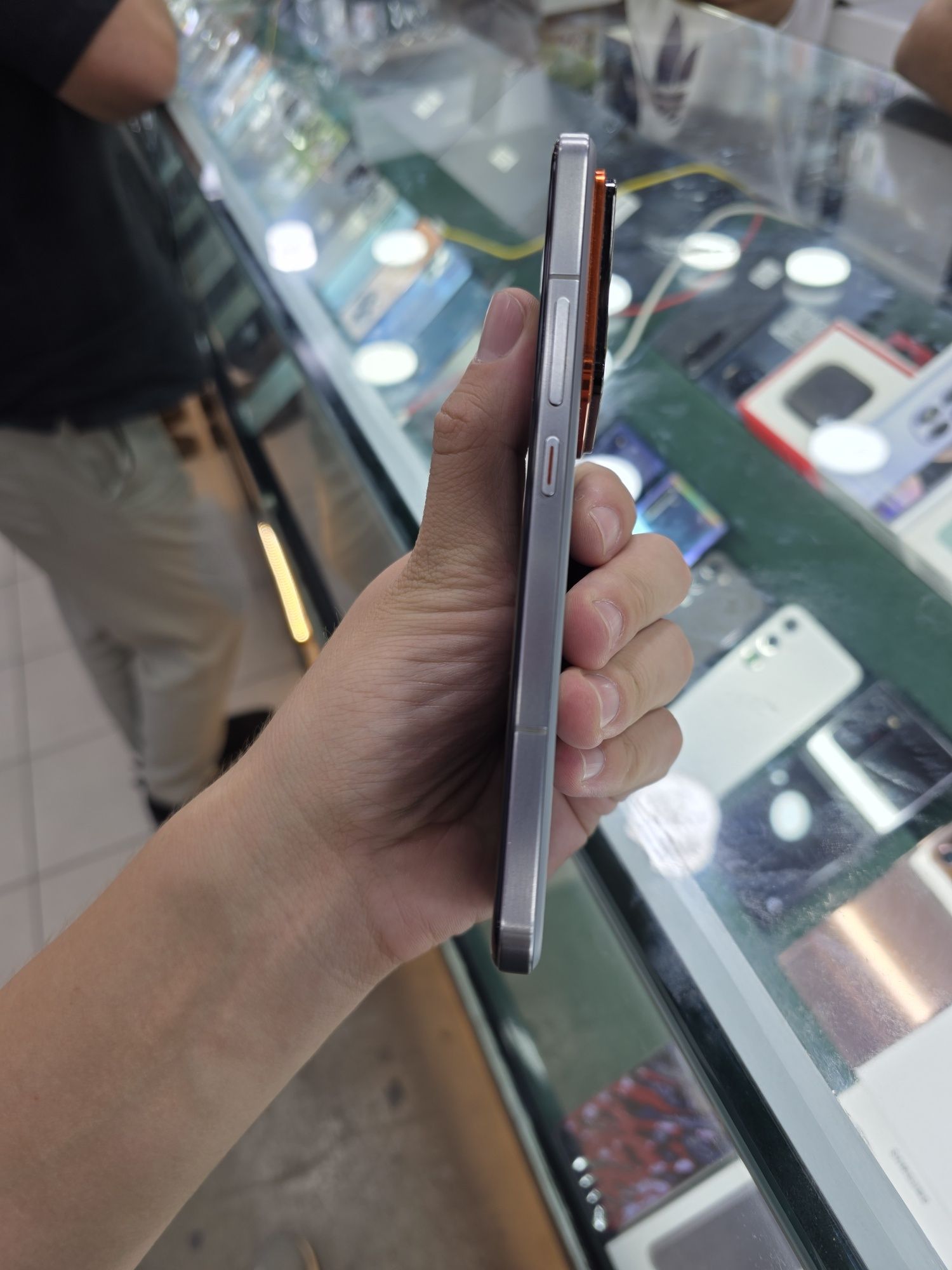 Xiaomi 14 Pro Titanium 16/1 Tb sotiladi