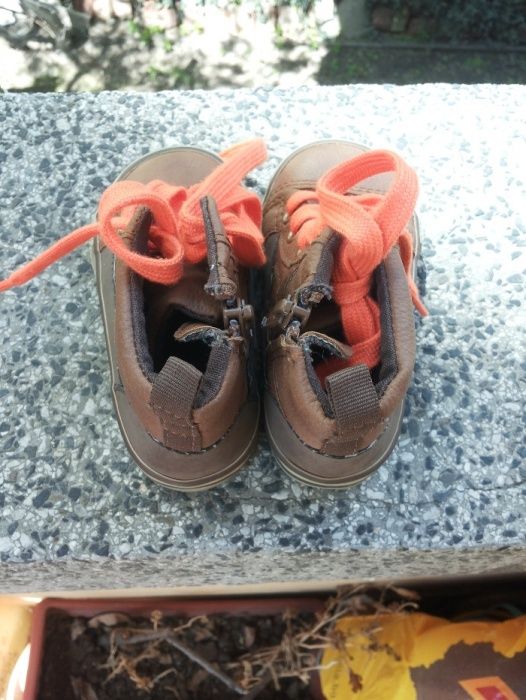 Нови детски блестящи гуменки Vans номер 34