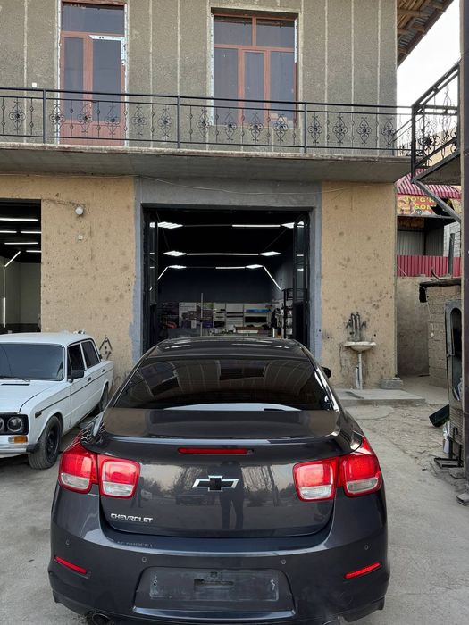 Mashina ideal holatda 2013yil ishlab chiqarilgan 2015yilda salondan