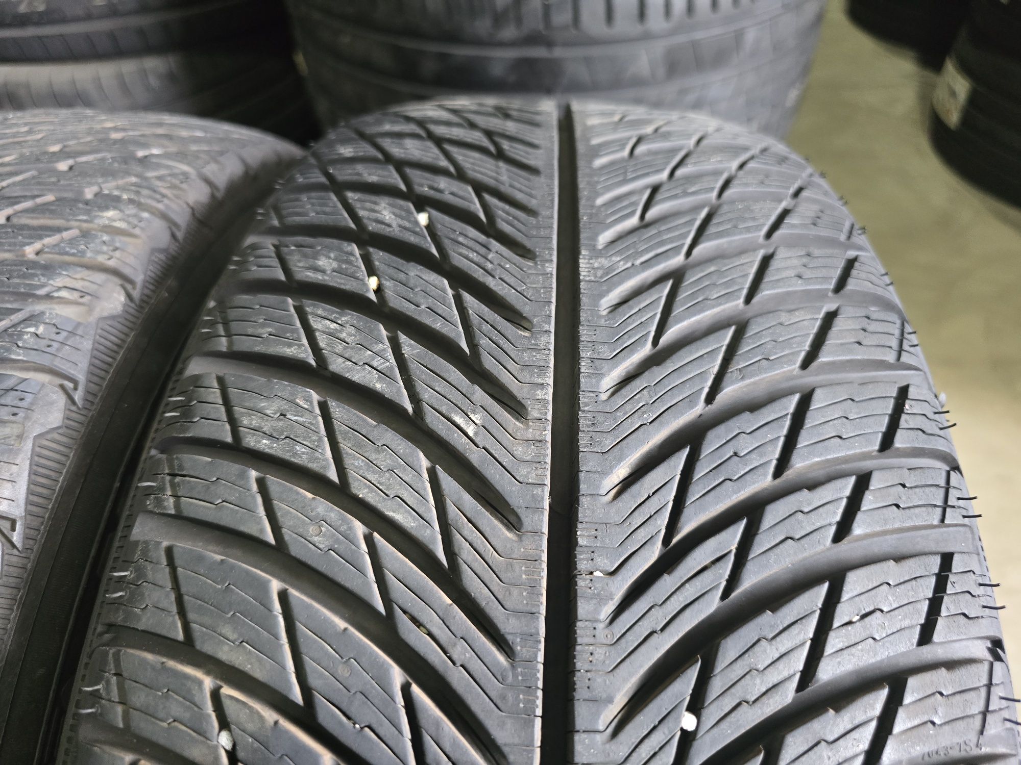235/50/19 MICHELIN 4бр