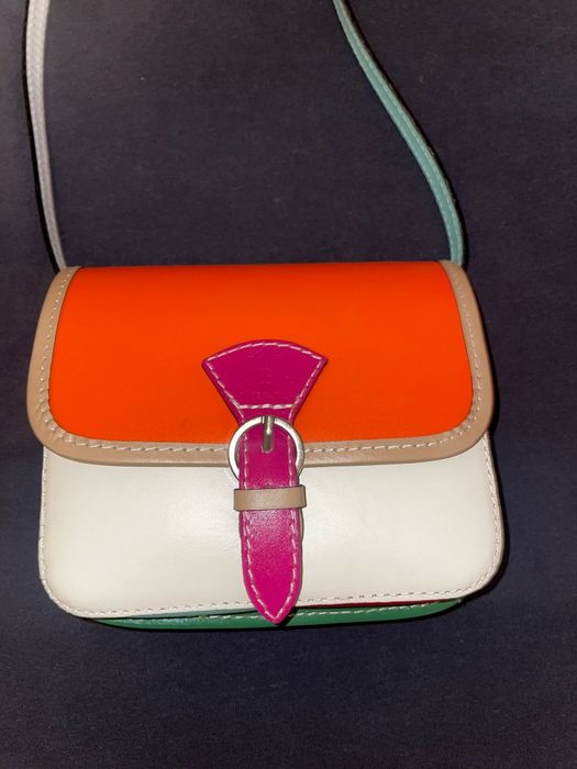 Gentuța nouă din piele