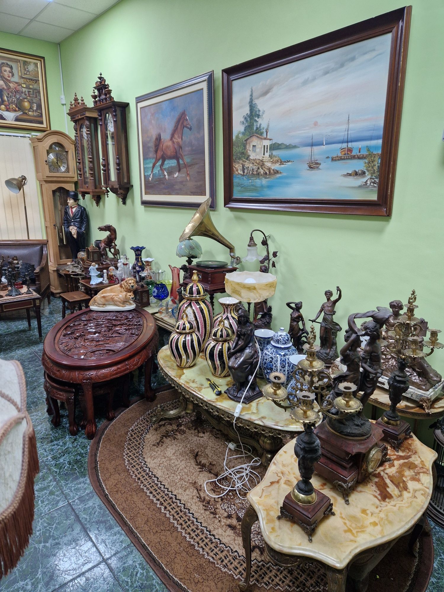 Чудесна антикварна италианска порцеланова ваза Capodimonte