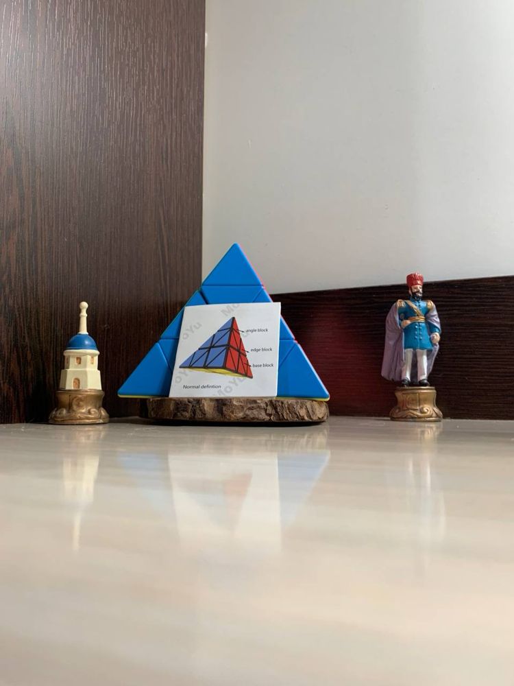 Кубик Рубик Пирамида