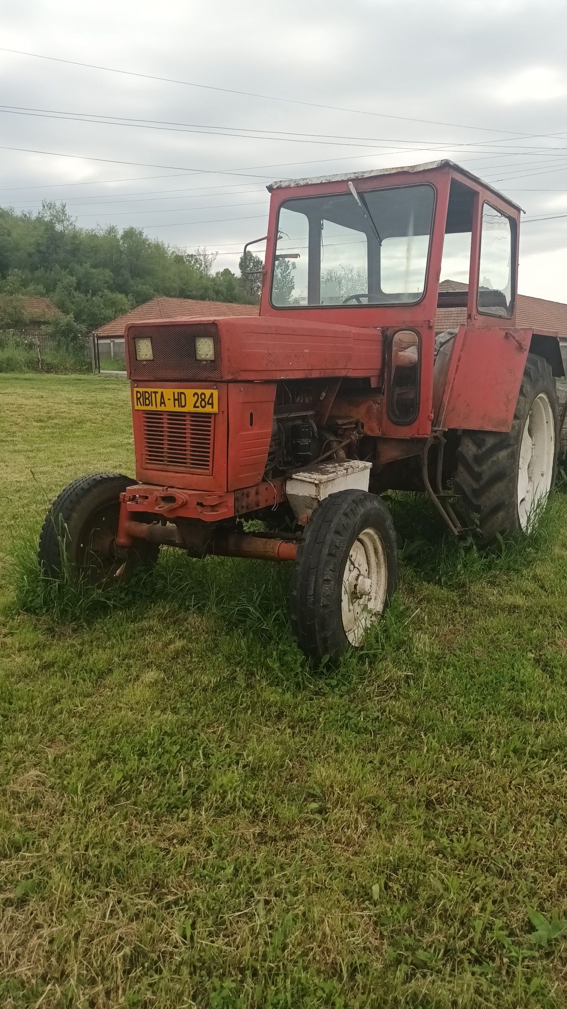 Vând tractor 650