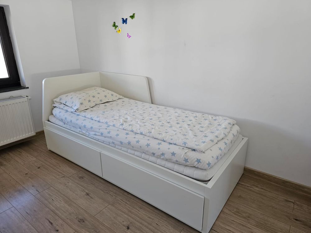 Pat/divan extensibil Ikea cu saltea inclusa