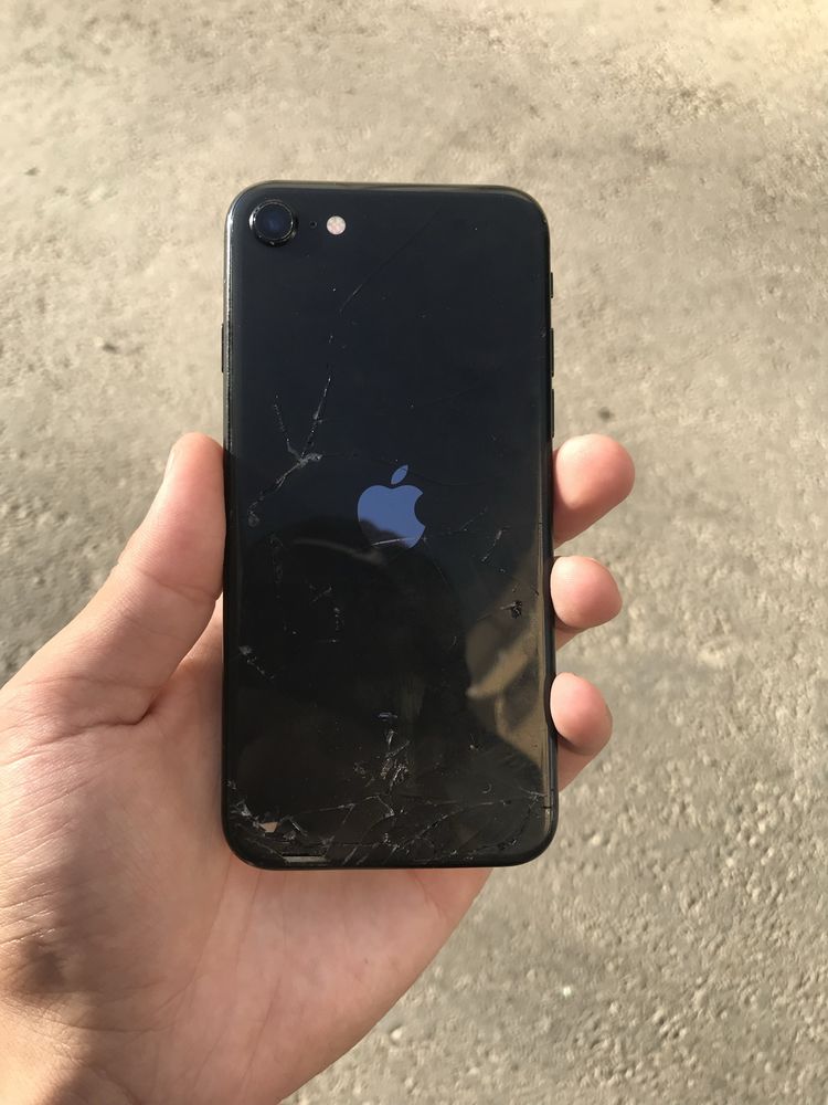 iPhone Se 2020 srochni sotiladi