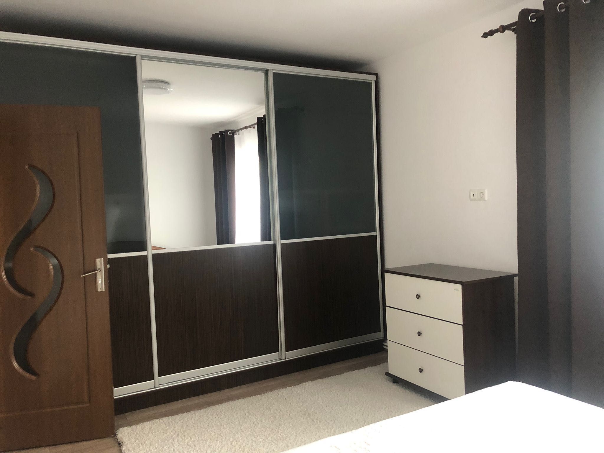 Ofer spre închiriere Apartament 3camere Etj.2 Centru