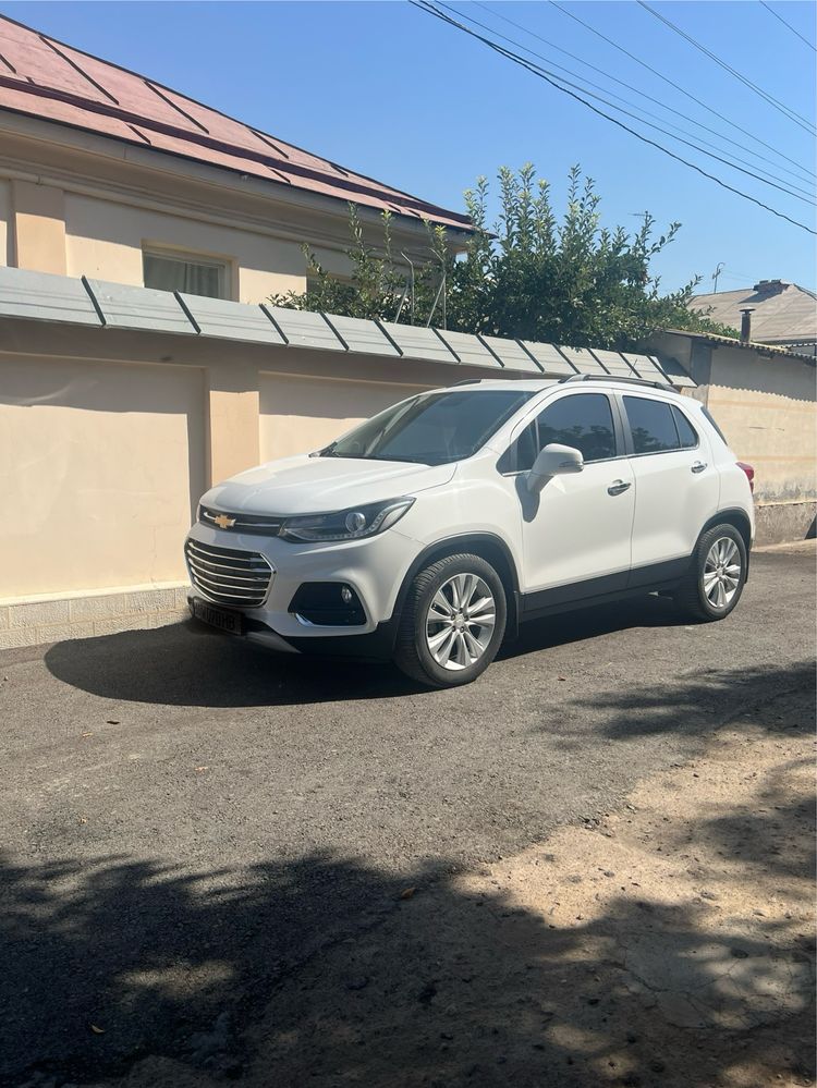 Tracker 1 sotiladi 2019