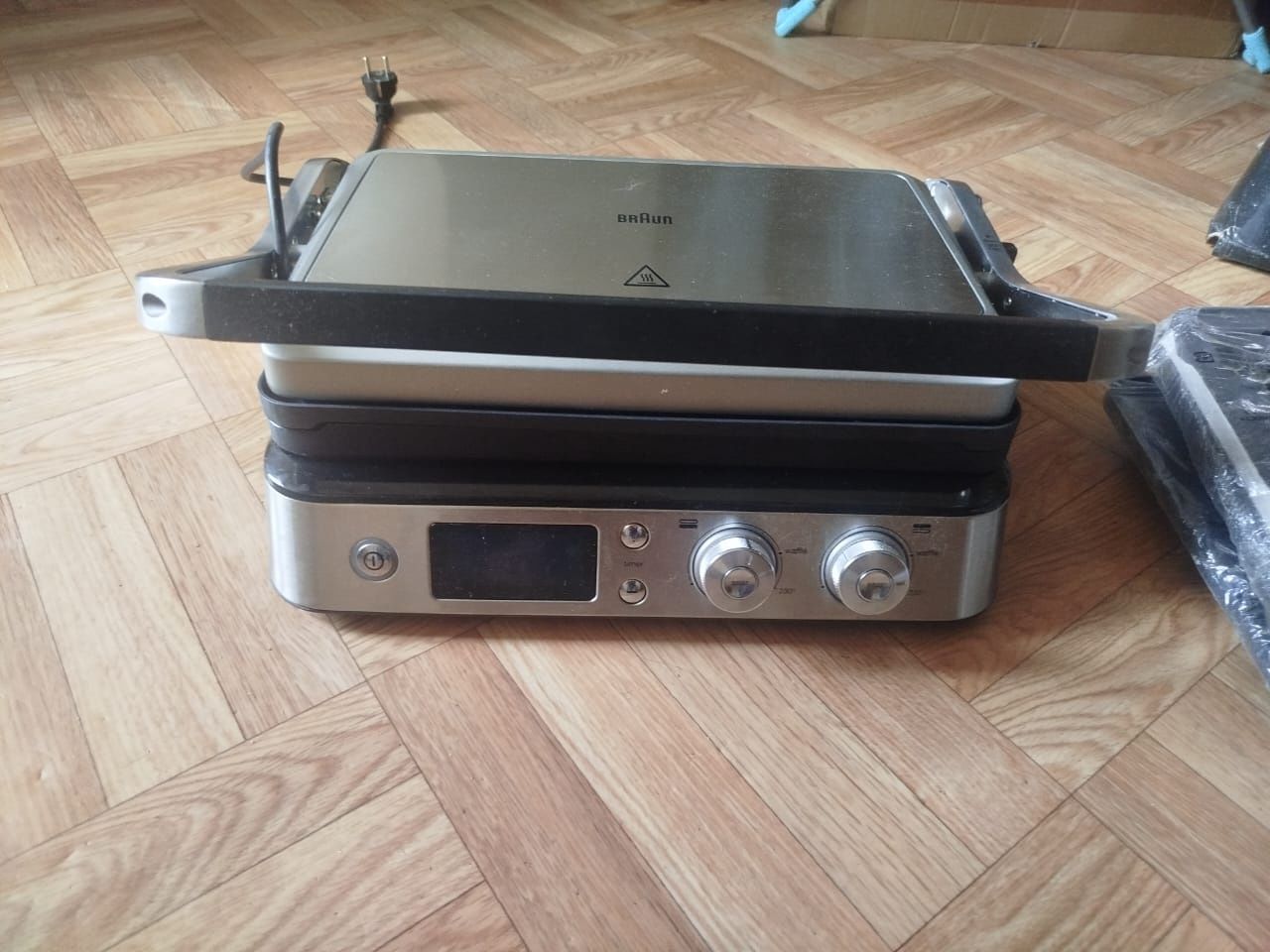 Продается гриль Braun