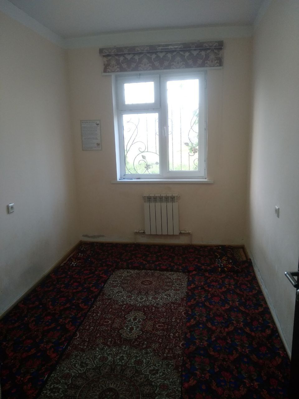 Uy 1 qavati sotiladi 3 xonali